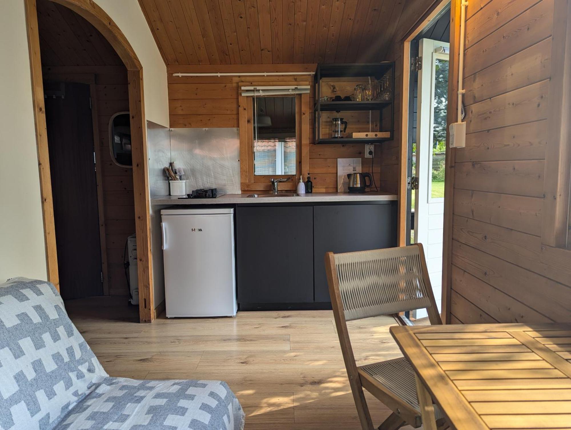The Bee - Trekkershuts & Apartment Opperdoes Ngoại thất bức ảnh
